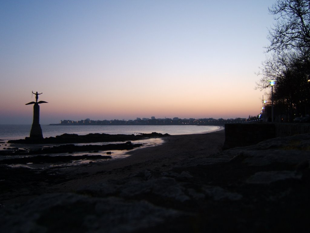 Coucher de soleil sur la plage by stephanelebarch