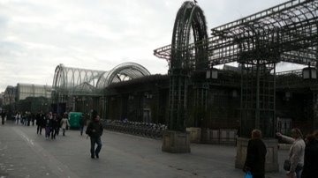 Promenade au Forum des Halles (rue Berger) by zagreus