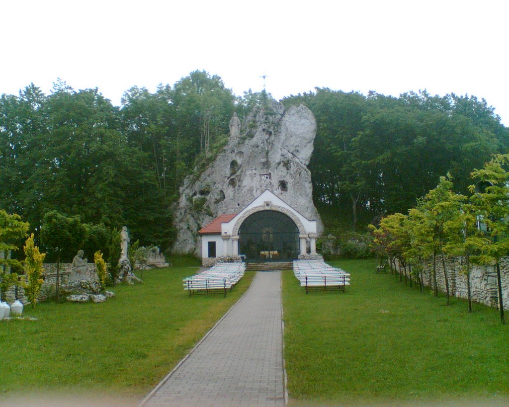 Sanktuarium Matki Boskiej Skałkowej w Podzamczu by geo573