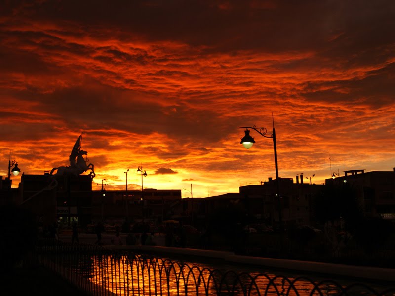 Atardecer en el Parque Isidro Ayora by Noe Fabian Calderon