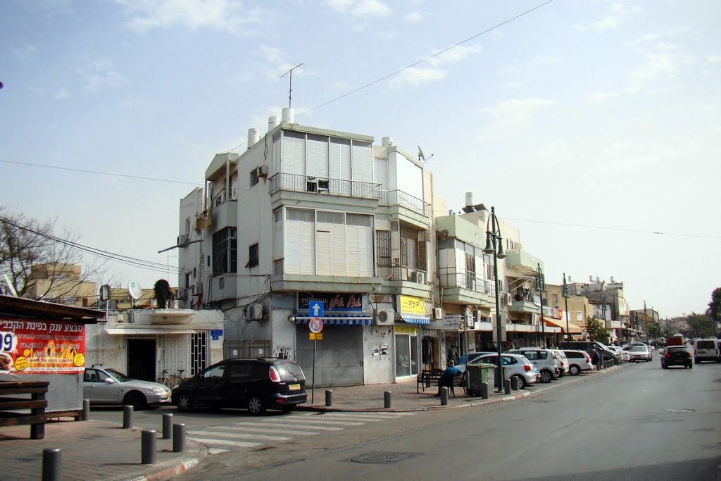 Israel. Tel Aviv. Etzel street, a major street in the neighborhood Shkhunat Hatikva by Igor Svobodin