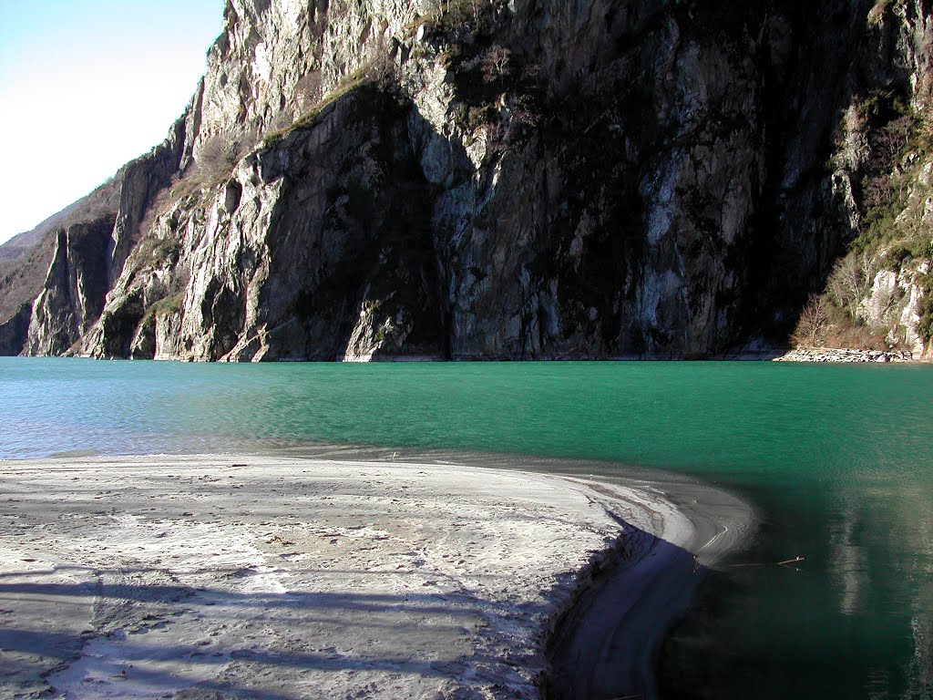 Spiaggia di San Fedelino by Bestetti Enrico