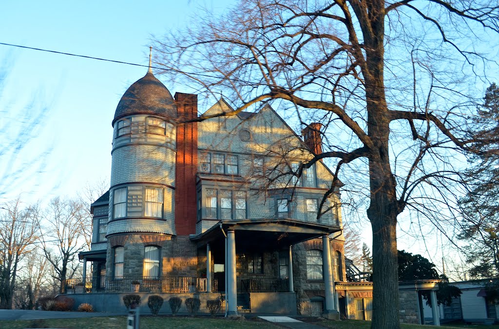 Ashton Funeral Home by Buddy Rogers