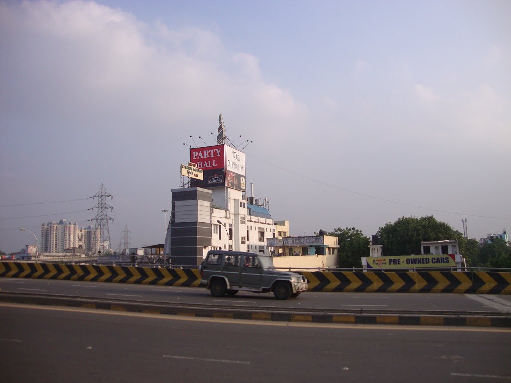 கோயம்பேடு மேம்பாலம் சந்திப்பு Hotel Chennai Gateway from Koyambedu Flyover Junction 0772. by dhanasekarangm