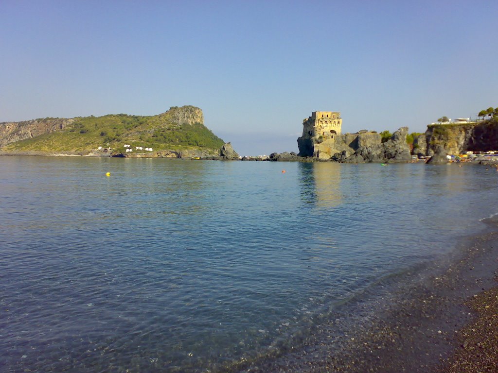 Isola di Dino - Torre Normanna - Loc. Fiuzzi - Praia a Mare by Emiliano Massimo Ruà