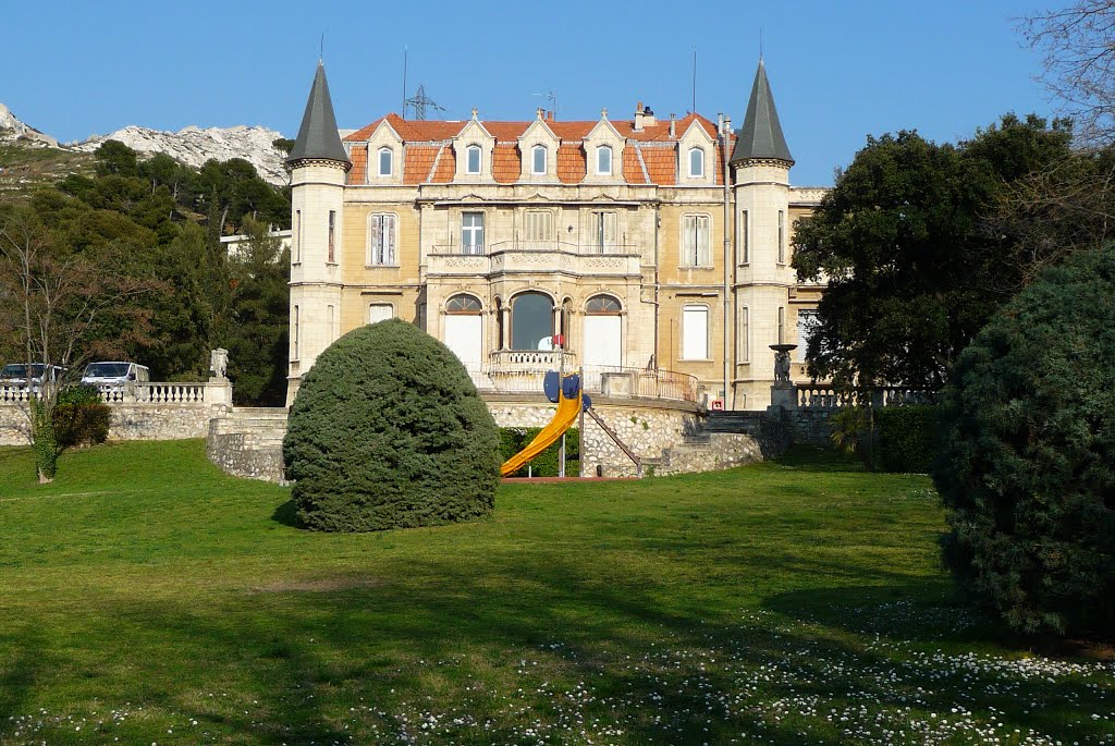 Château de La Panouse ou "château Serena", édifié pour le négociant-huilier Jospeh Rocca en 1871. by Christophe Trinquier