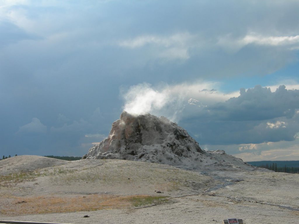 Castle Geyser - late afternoon by SfD