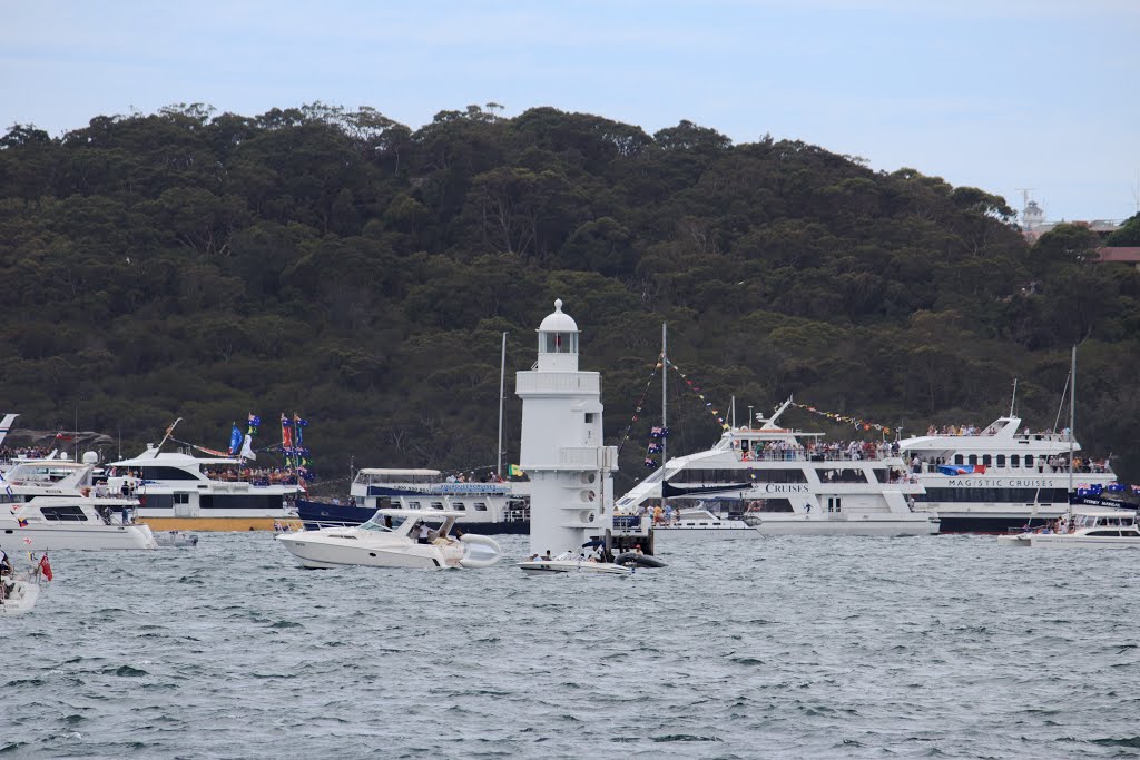 Sydney Harbour navigation lights 10 - Shark Island Light by Aussieboom