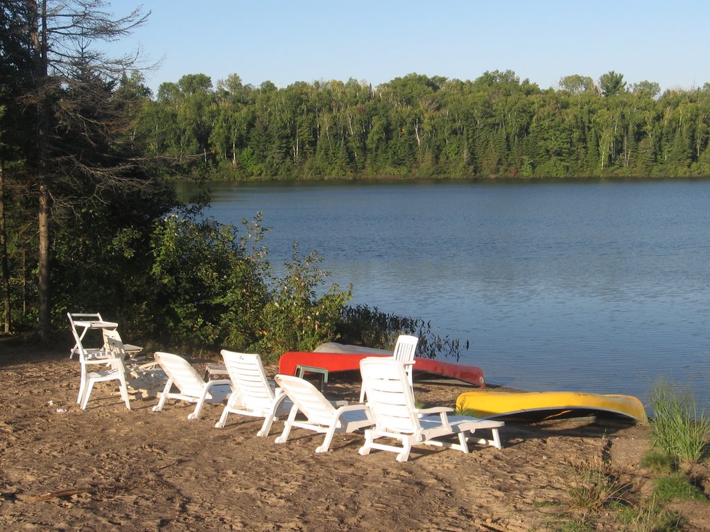 Fisher Lake, Kearney, Ontario by tonferns