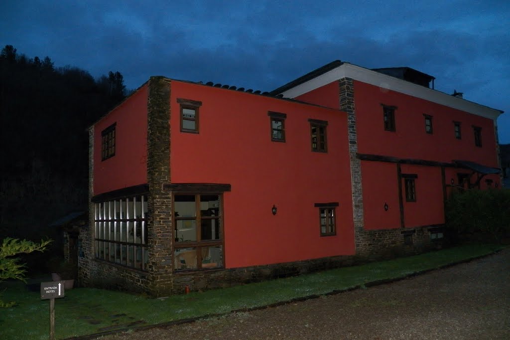 Hotel Casona Cantiga del Agüera. Pumares. SANTA EULALIA DE OSCOS. by Fernando Fernandez Justiniano