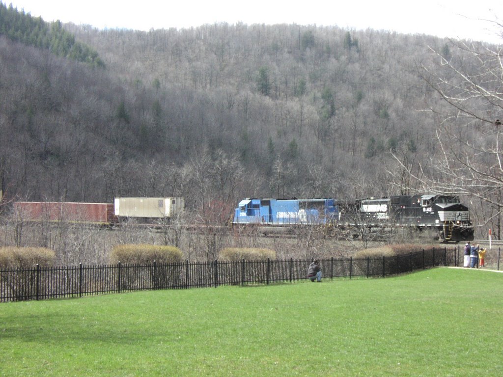 Horseshoe Curve with Train, Altoona, PA 4/9/2004 by ctrap85