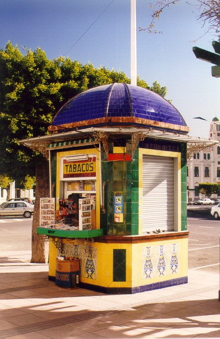 Kiosco en Plaza de España by Miguel A. Sanchez Re…