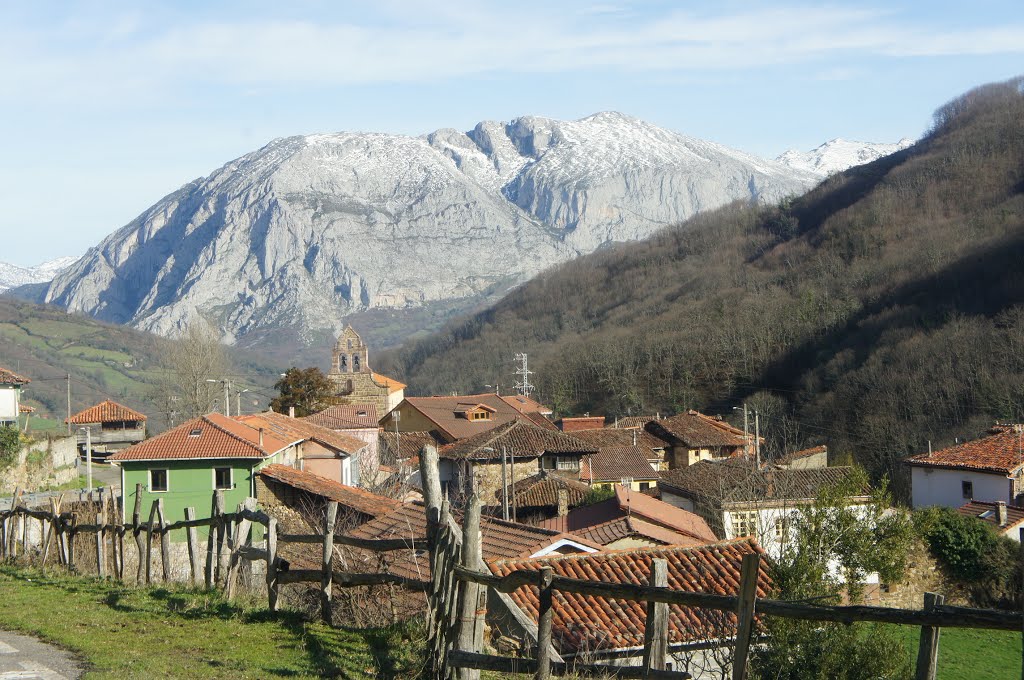 Villanueva y Peña Sobia. by La Casa del Chiflón (Bulnes)