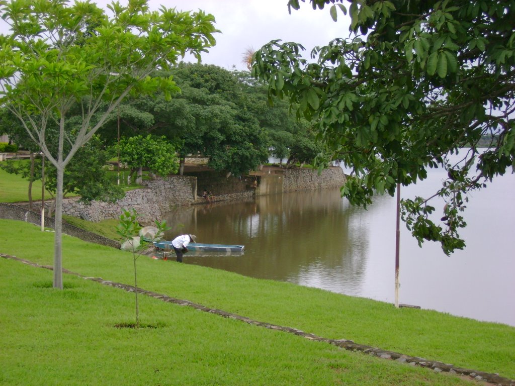 Lago dos Tigres em Britania, Go, BR; na epoca da cheia = março by abnestair