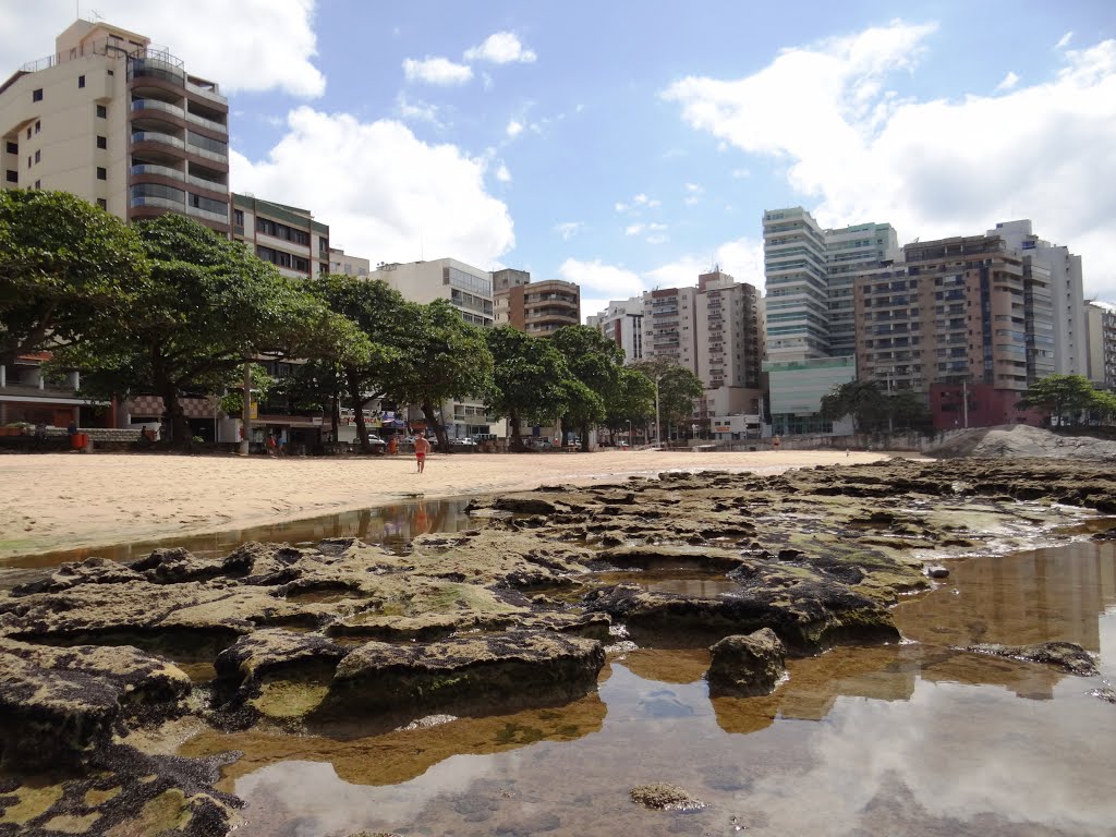 Praia das Castanheiras - Guarapari - Espírito Santo - Brasil by Paulo Yuji Takarada