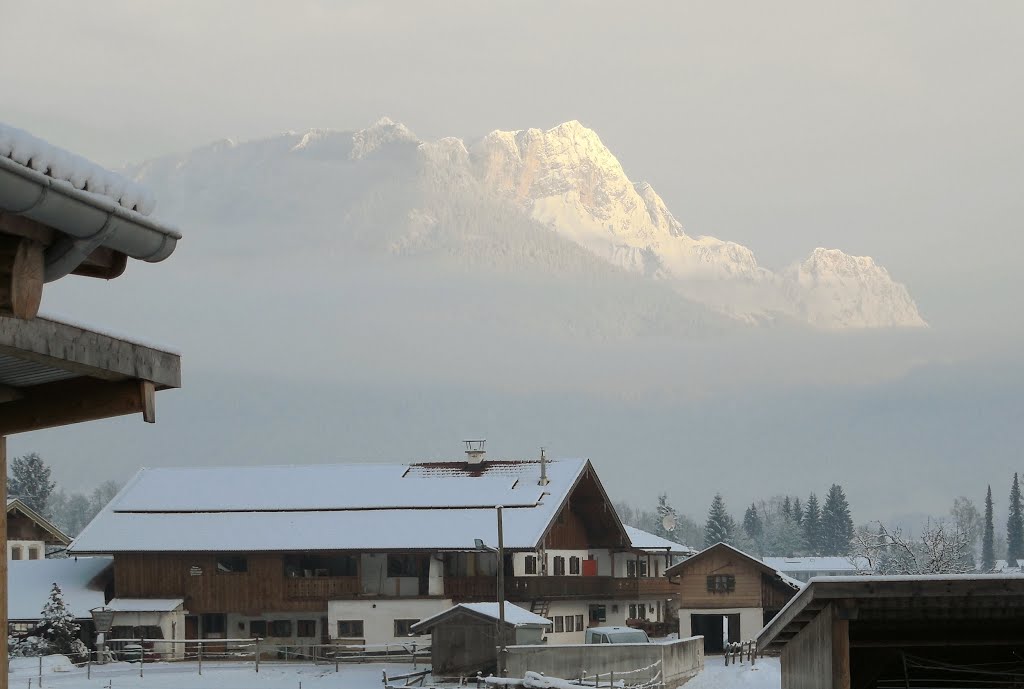 Der Untersberg (Berchtesgadener Hochthron) bei Sonnenaufgang by vp2_hmbg-ProPanoramio