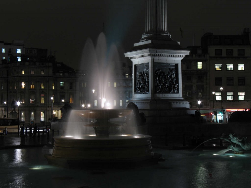 Trafalgar Square fountain by night by Matthew Winn