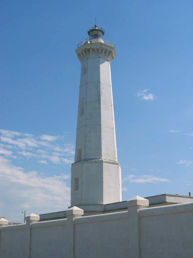 Torre Canne Lighthouse by midge2475