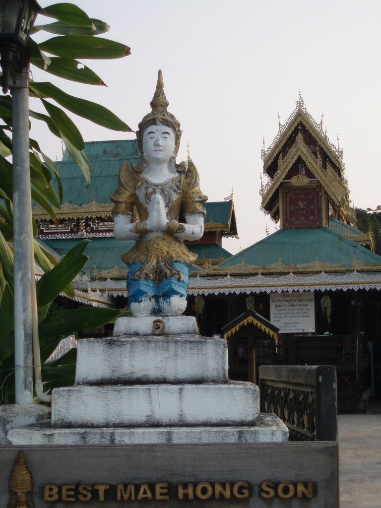 Mae Hong Son Wat Chong Khlang by marhas marhas