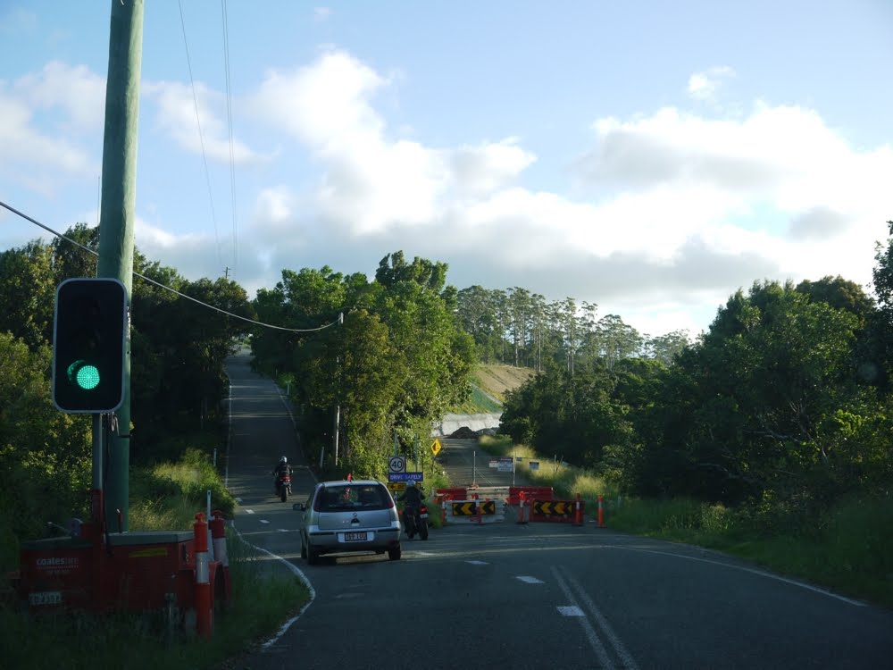 Traffic control on Beechmont Road detour by Advanstra