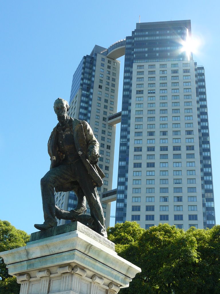 Torres "El Faro" y Monumento a Luis Viale, Pto Madero by Sandymar