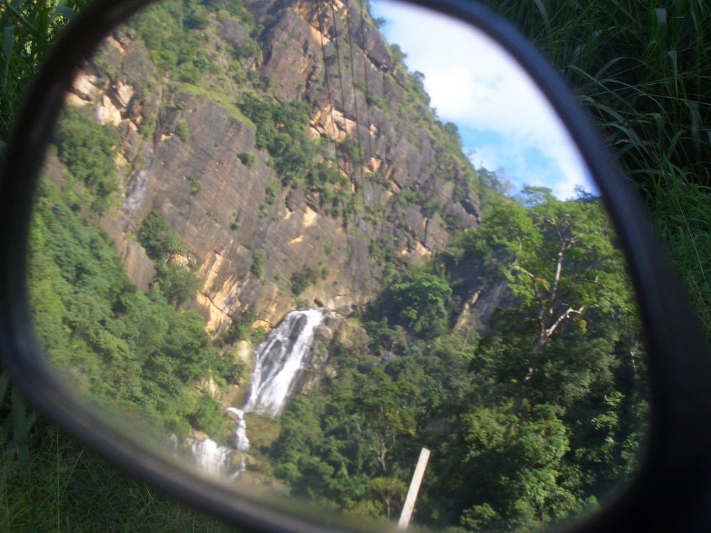 Waterfall in a mirror by HaXoN