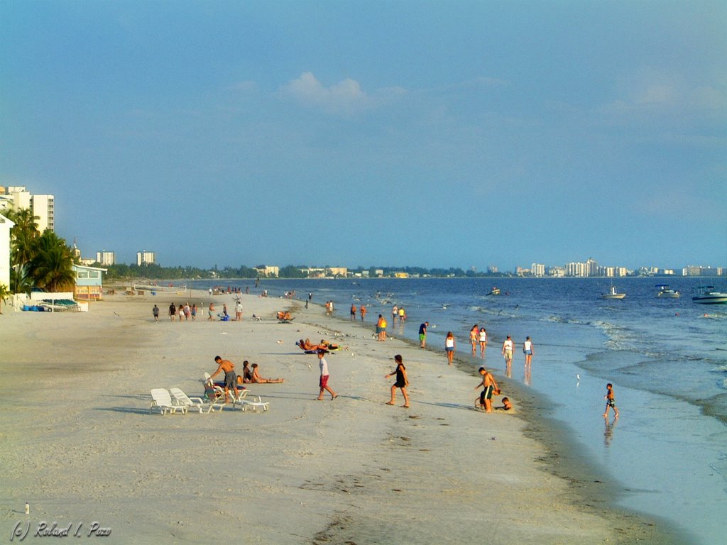 Ft. Myers Beach by Roland Pozo