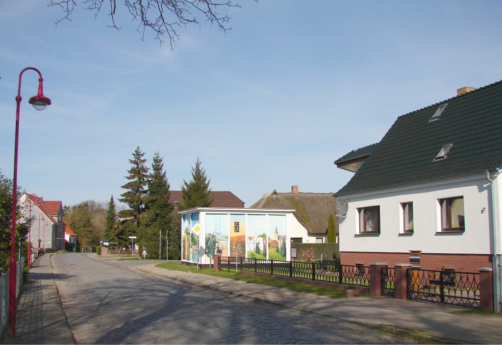 Bahnhofstraße in Altefähr by Carl-Ernst Stahnke