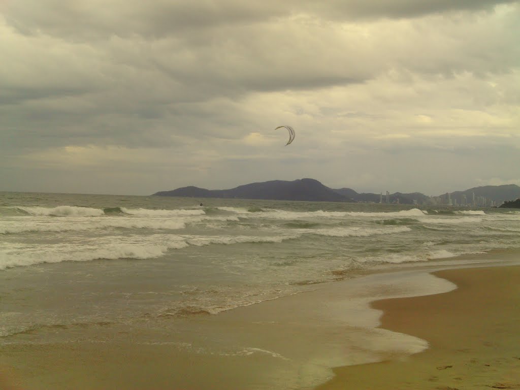 ITAJAÍ (Praia Brava), Santa Catarina, Brasil by Nivaldo Cit Filho by Nivaldo Cit & Ude Dalcomuni  Cit