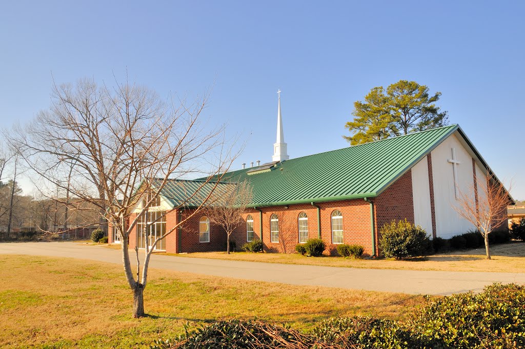 VIRGINIA: NEWPORT NEWS: Newport News Church of the Nazarene, 29 Harpersville Road by Douglas W. Reynolds, Jr.