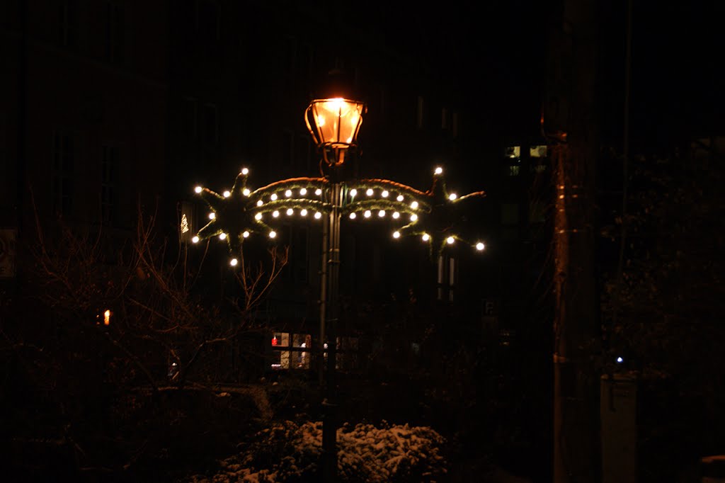 Weihnachtliche Straßenlaterne by Andreas Rusch