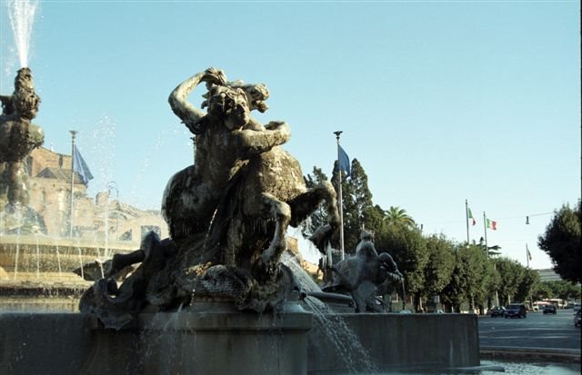 Roma, Fontana delle Naiadi by dino campanella