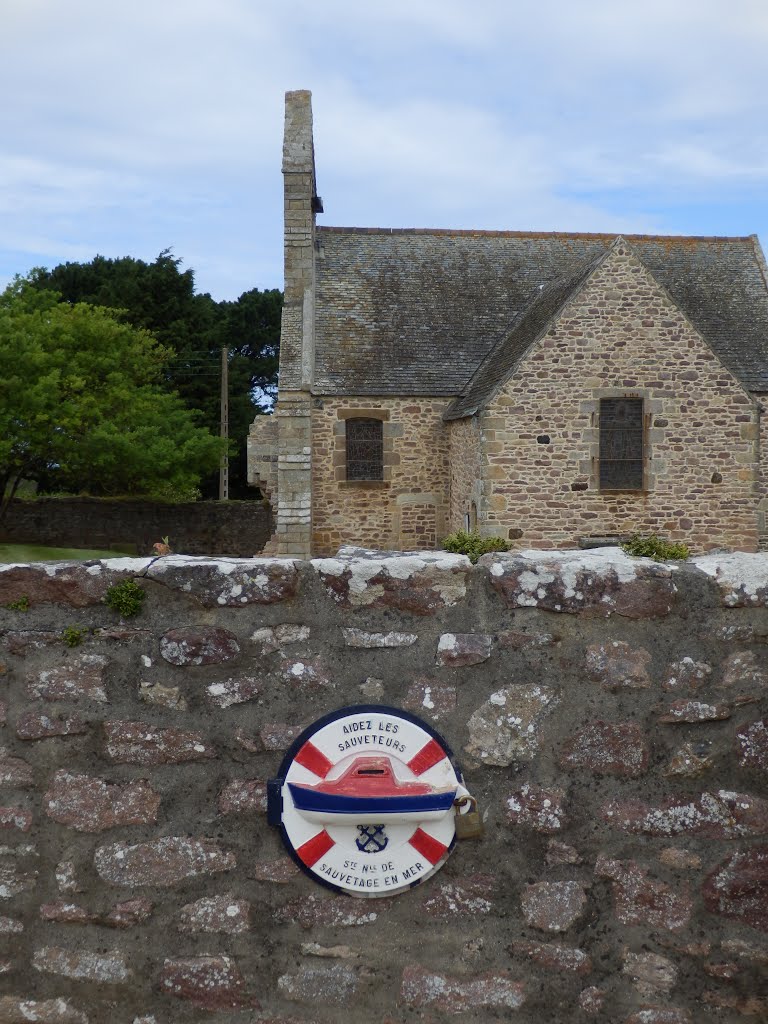 Kirche in Pleherel Plage by mawabo