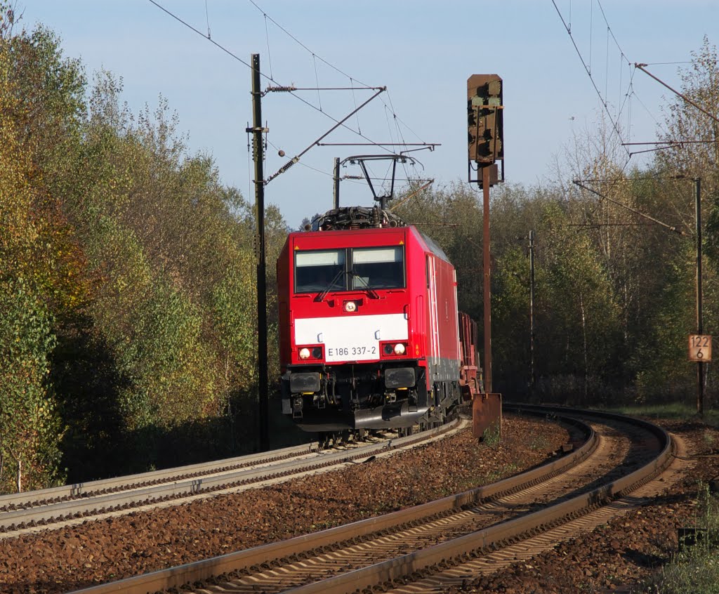 E 186 337-2 mit Rungenwagen nach Völklingen - 31.10.2012 by Erhard66802