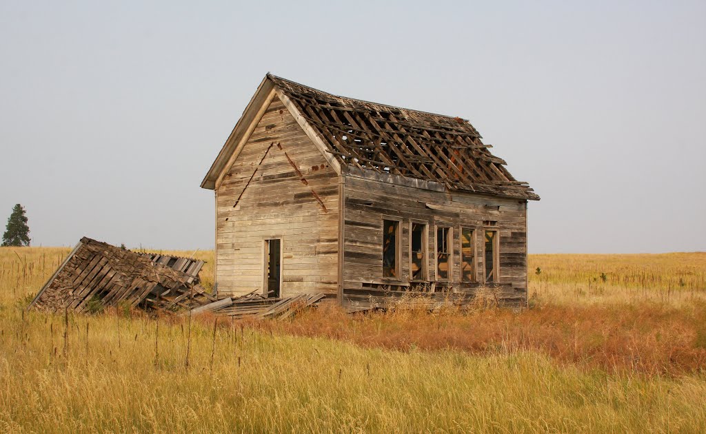 Schoolhouse near Reardan, WA by sdjones