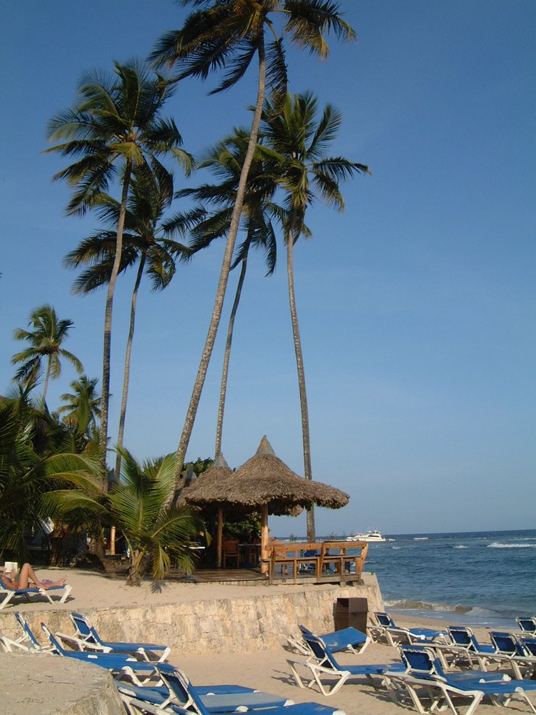 Barcelo Capella beach by buschko