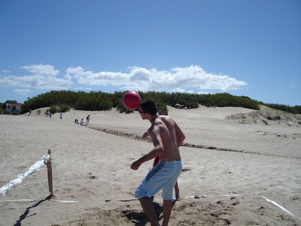 San Clemente - Futbol-tenis en la playa by deepricky