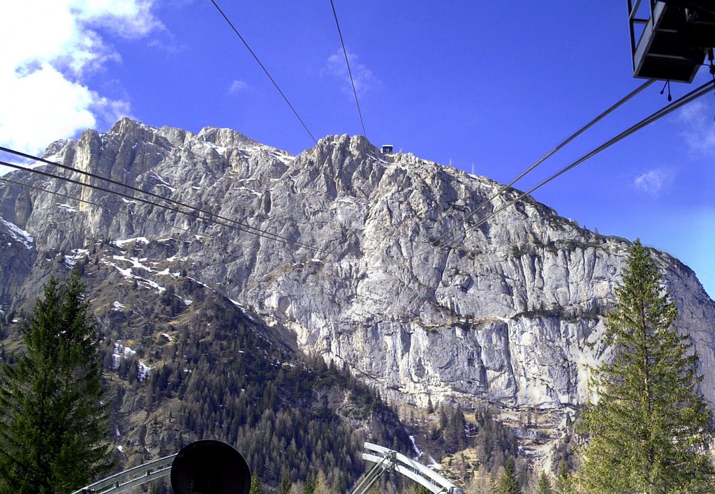 Malga Ciapela: erste von 3 Seilbahnen zur Marmolada by Hadsche