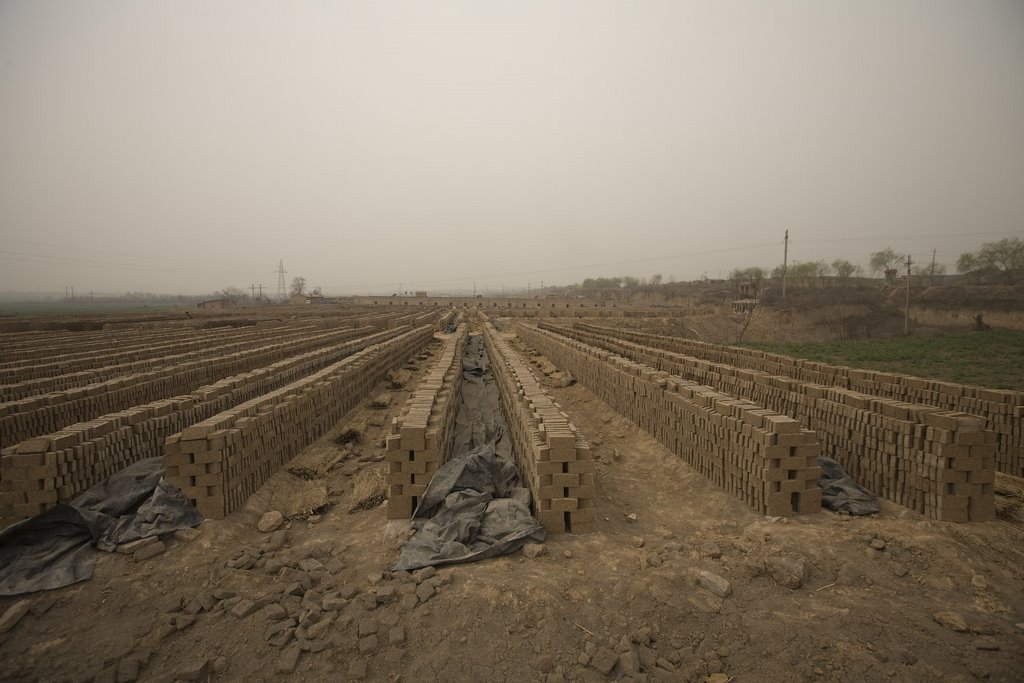 Qindu, Xianyang, Shaanxi, China by The Longest Way