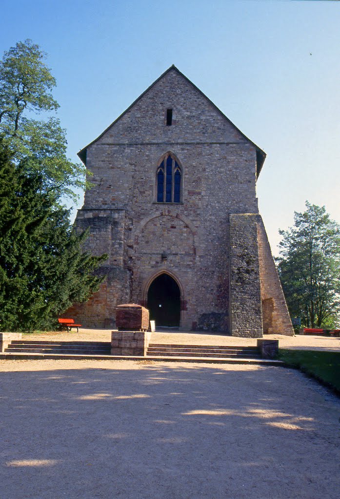 Lorsch; Reste der romanischen Klosterkirche (TR) by Thomas Rommel