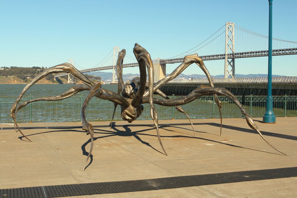 Alien at The Embarcadero by Rosencruz Sumera