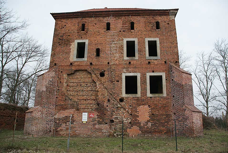 GOŁAŃCZ - ZAMEK RYCERSKI by Łukasz Świetlik