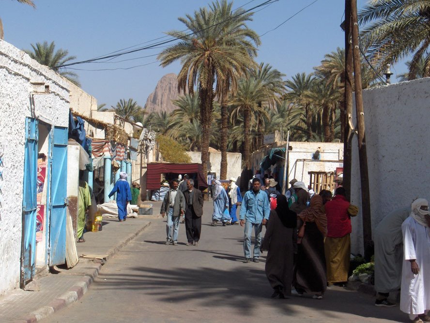 Dans les souks de Djanet by Olivier Morice http://olivier-morice.fr