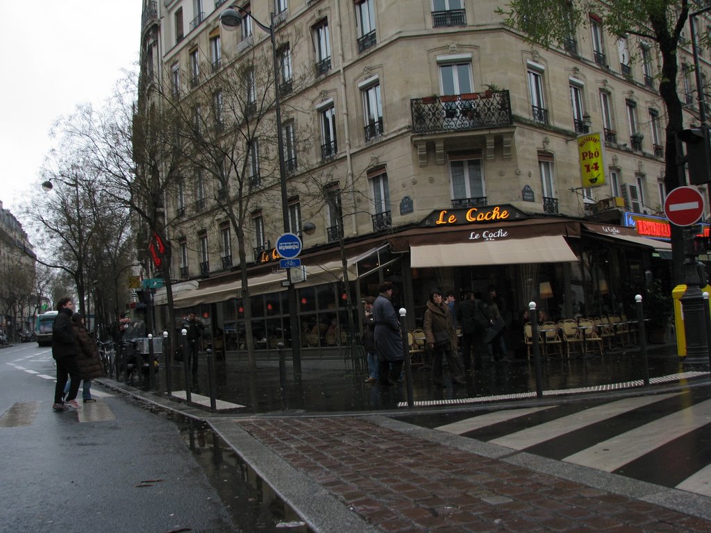 Beautiful typical parisian street caffee by eminbk