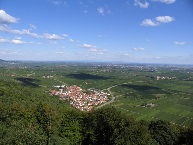 Blick von der Madenburg über Eschbach by Josef Baumgärtner