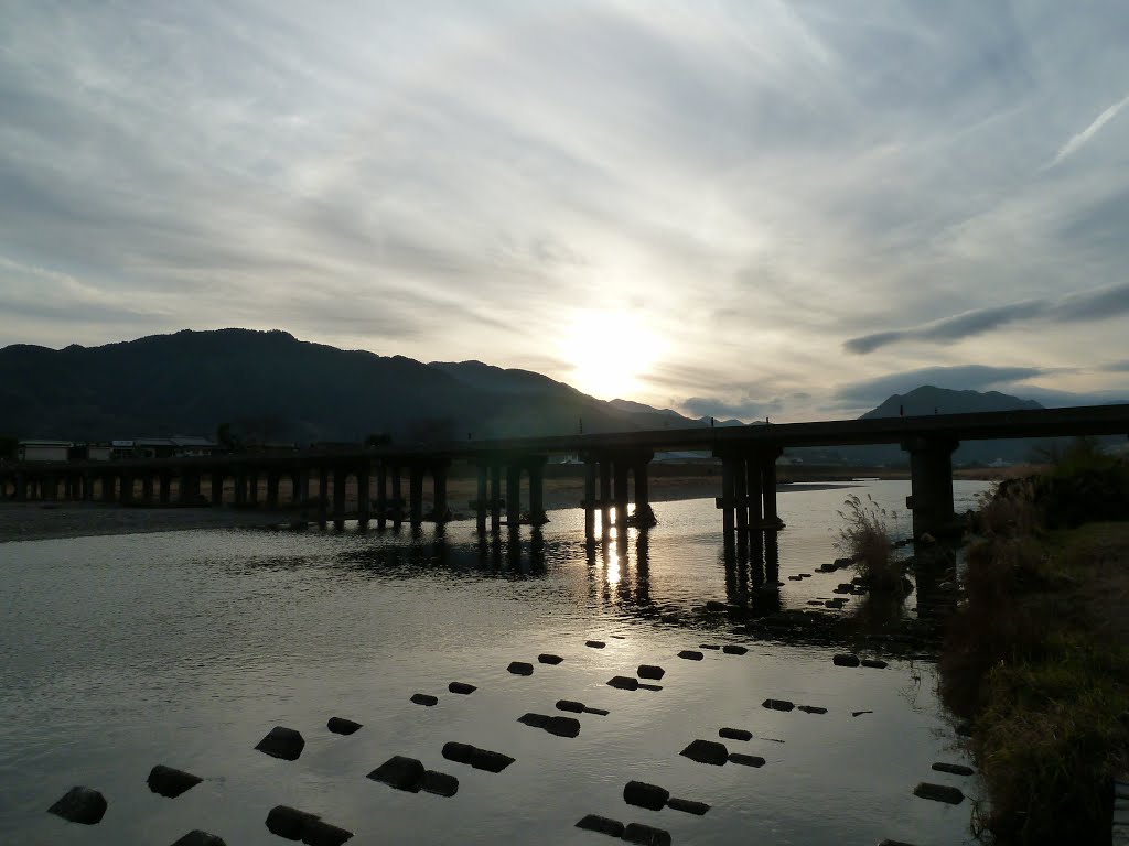 The bridge under the water when big flood comes / 勝浦町の沈下橋 by yano@mama.akari.ne.japan