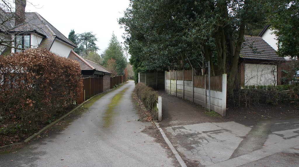 Footpath between Hawthorn Lane and Gorsey Road by Dennis Neill