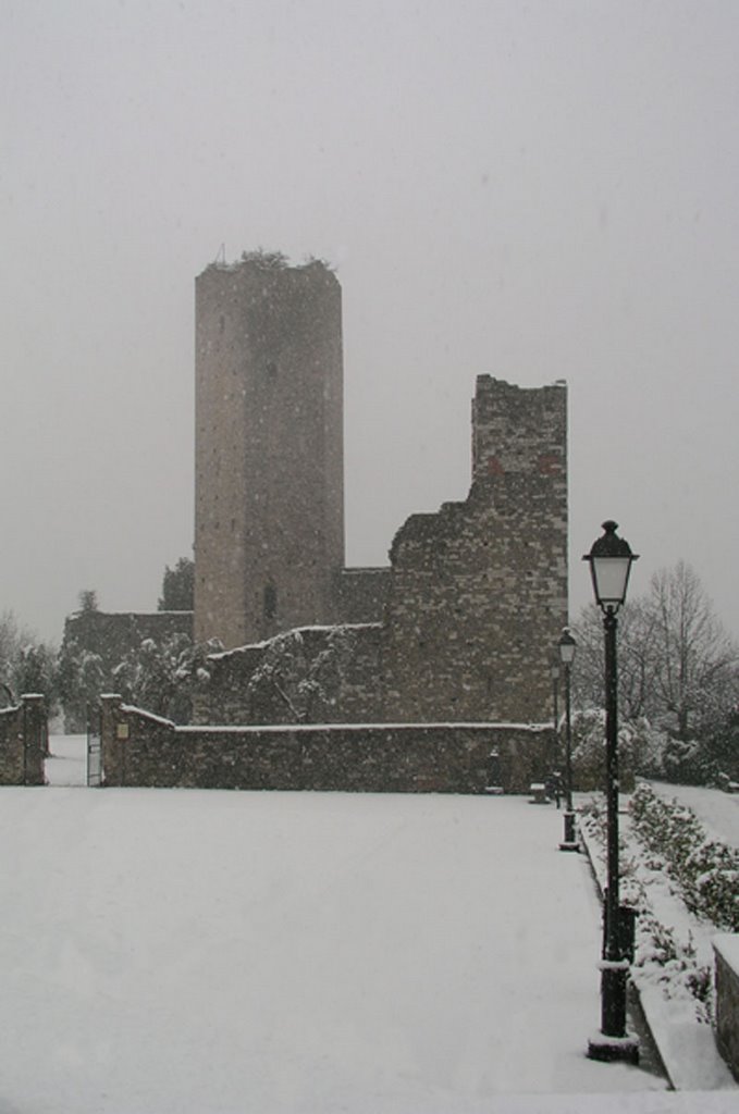 Rocca di Castruccio, sotto la neve by Nello  Venturini