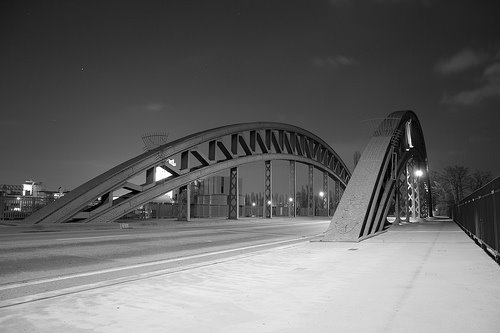 Honsellbrücke am Osthafen by www.flickr.com/photo…