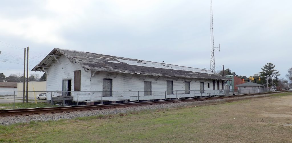 Neglected RR Warehouse soon to late---st by SteveTysinger